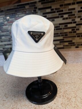 Womens Wide Brimmed Bucket Hat
